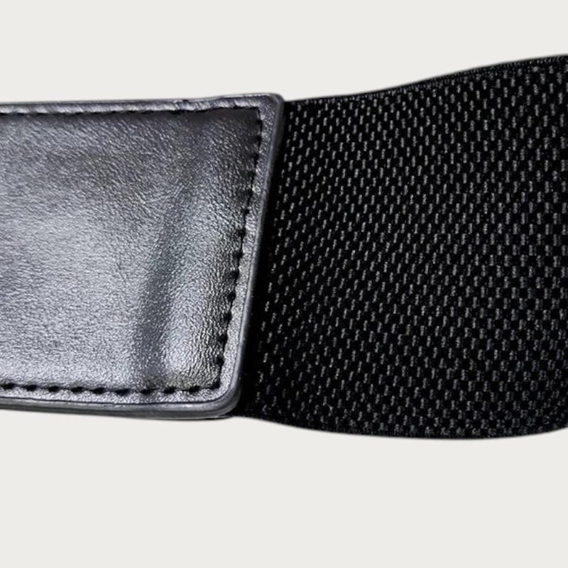 Détail de la ceinture corset Ceintura noire avec bande élastique texturée et empiècement en similicuir mat