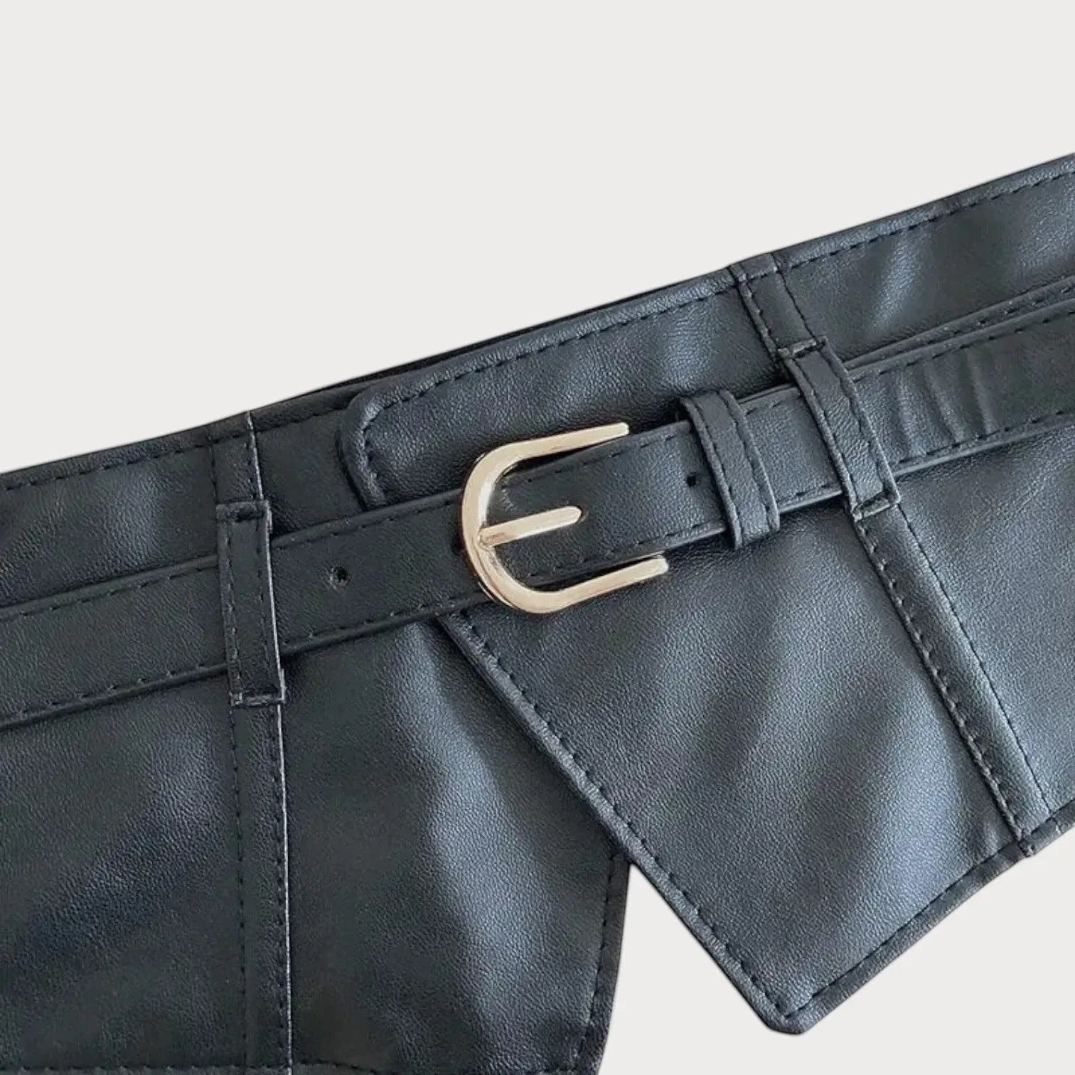 Ceinture large Ceintura style corset en similicuir noir avec sangle ajustable et boucle dorée pour une taille cintrée Image