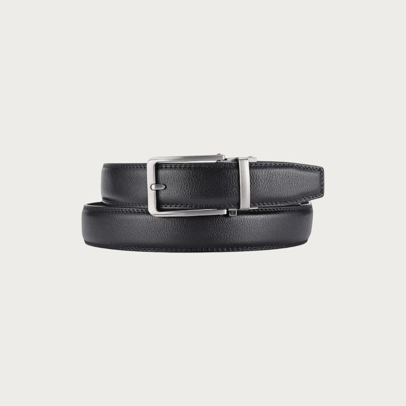Ceinture Ceintura Amedeo noire en cuir lisse enroulée, boucle rectangulaire argentée vue de trois quarts