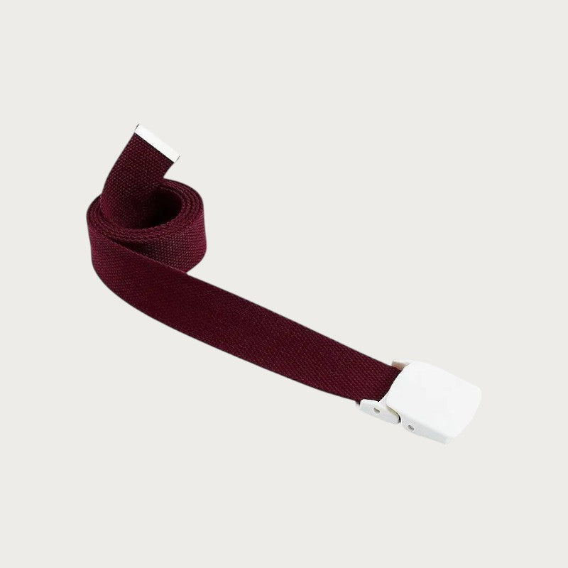 Ceinture tactique pour enfant en toile bordeaux avec boucle en plastique blanc, style décontracté et ajustable.