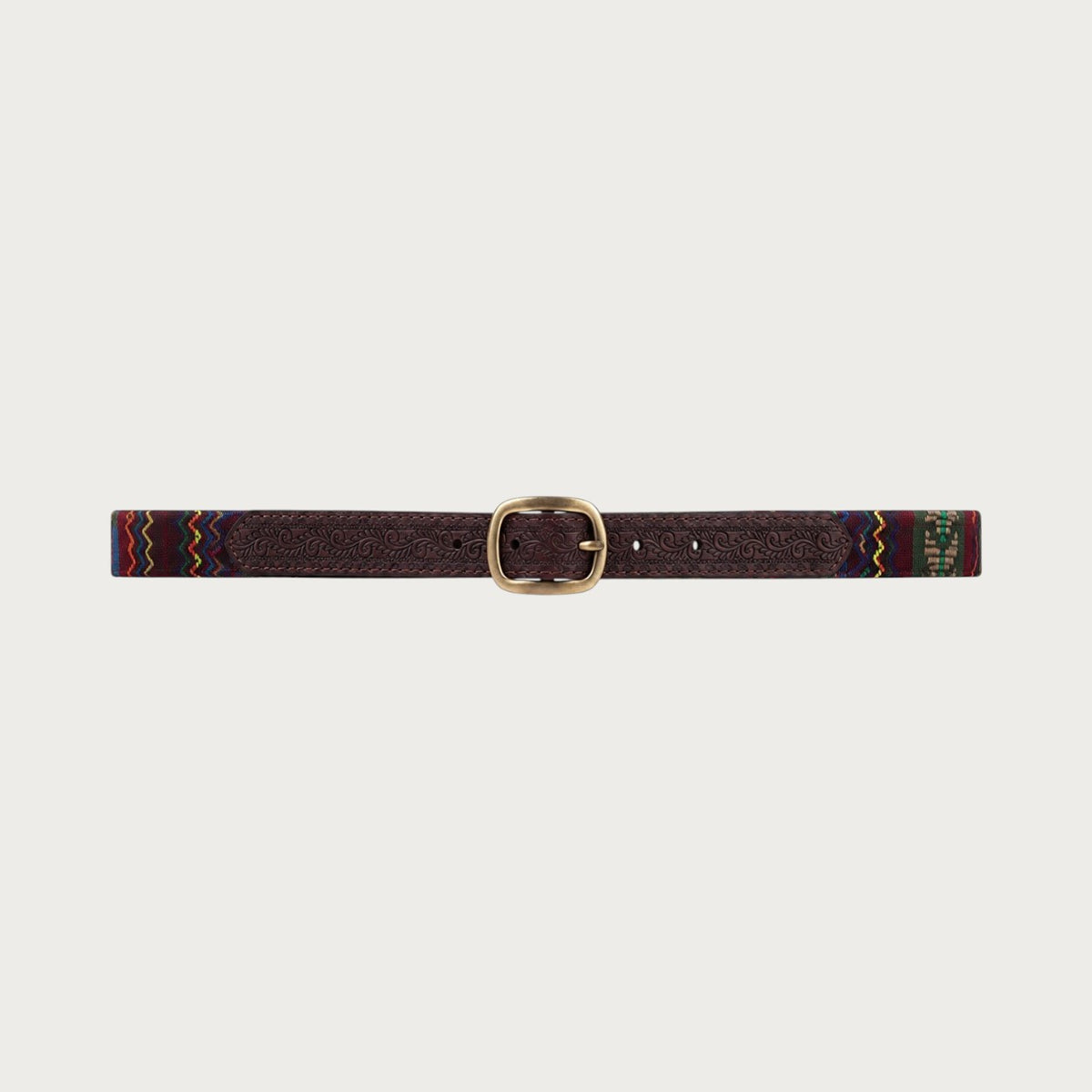 Ceinture ethnique Ceintura Speranza déployée à plat, sangle tissée multicolore et boucle dorée au centre