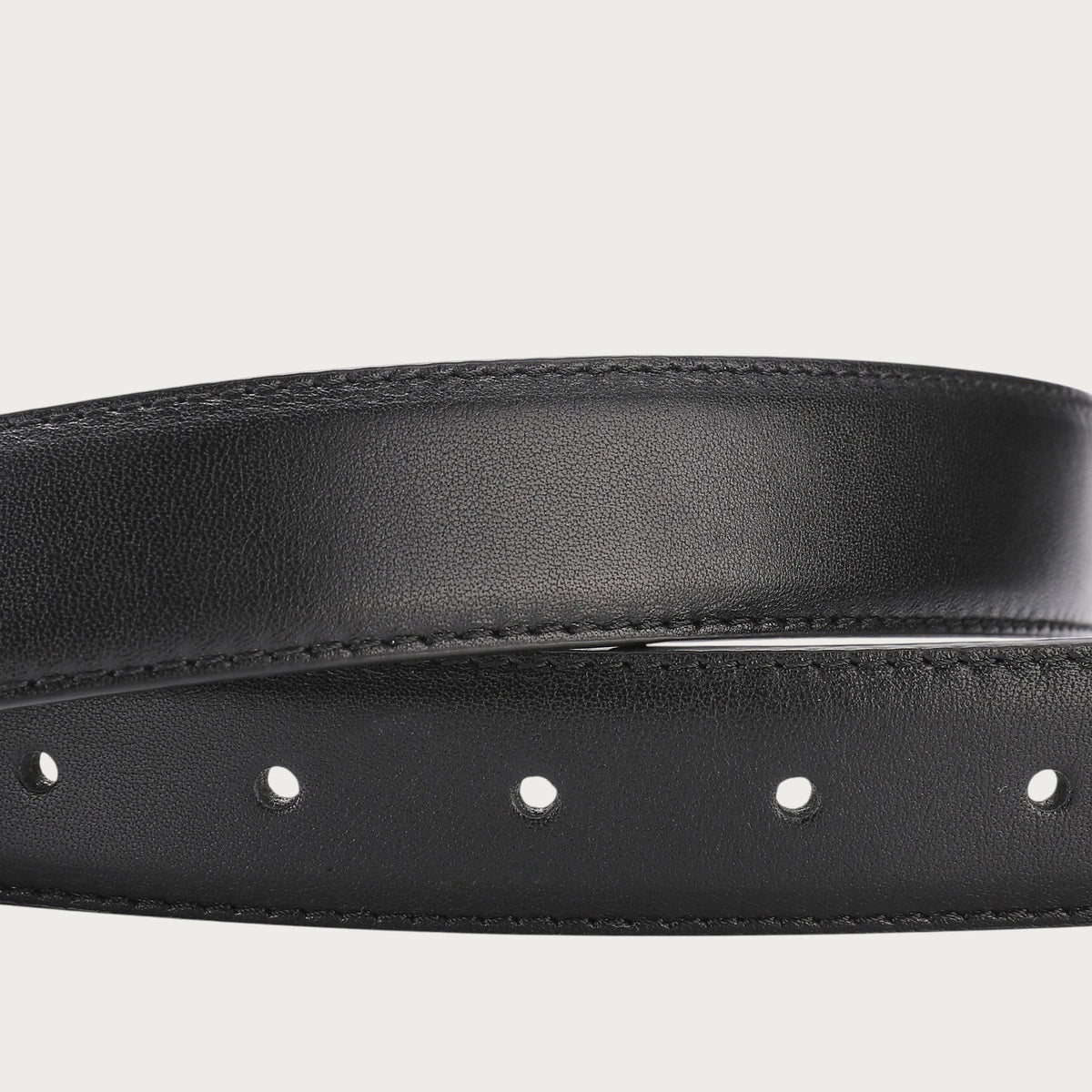 Ceinture femme Ceintura Vérone en cuir lisse noir avec finitions soignées et coutures ton sur ton