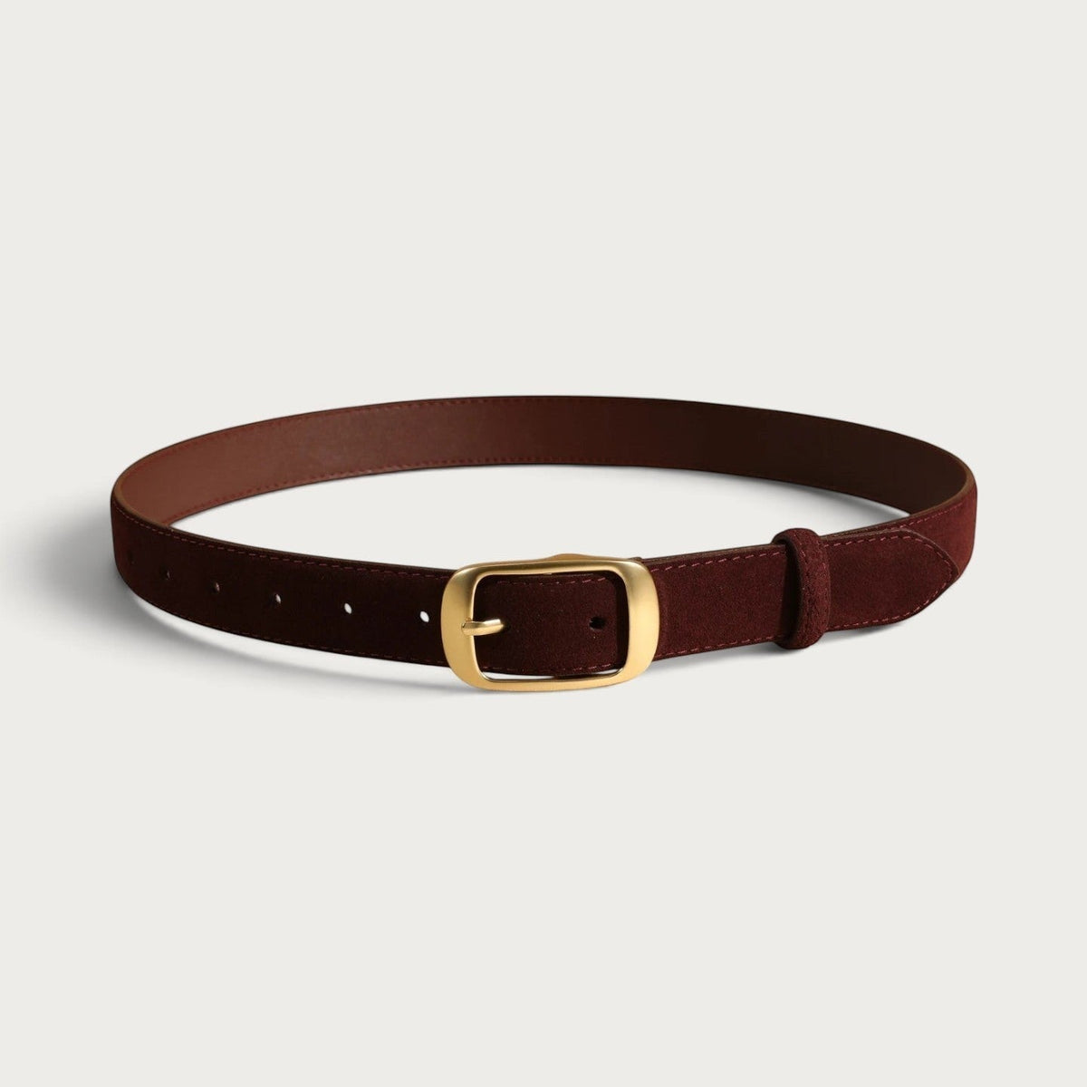 Ceinture Ceintura pour femme en cuir suédé bordeaux avec une boucle dorée élégante et un design minimaliste