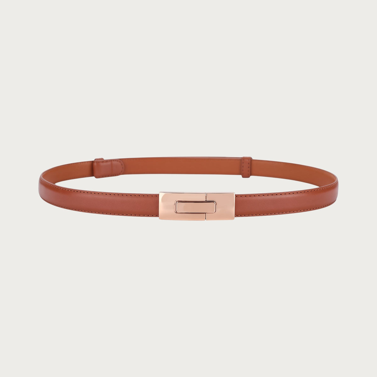 Ceinture fine Ceintura en cuir cognac refermée en cercle, fermoir coulissant doré rectangulaire