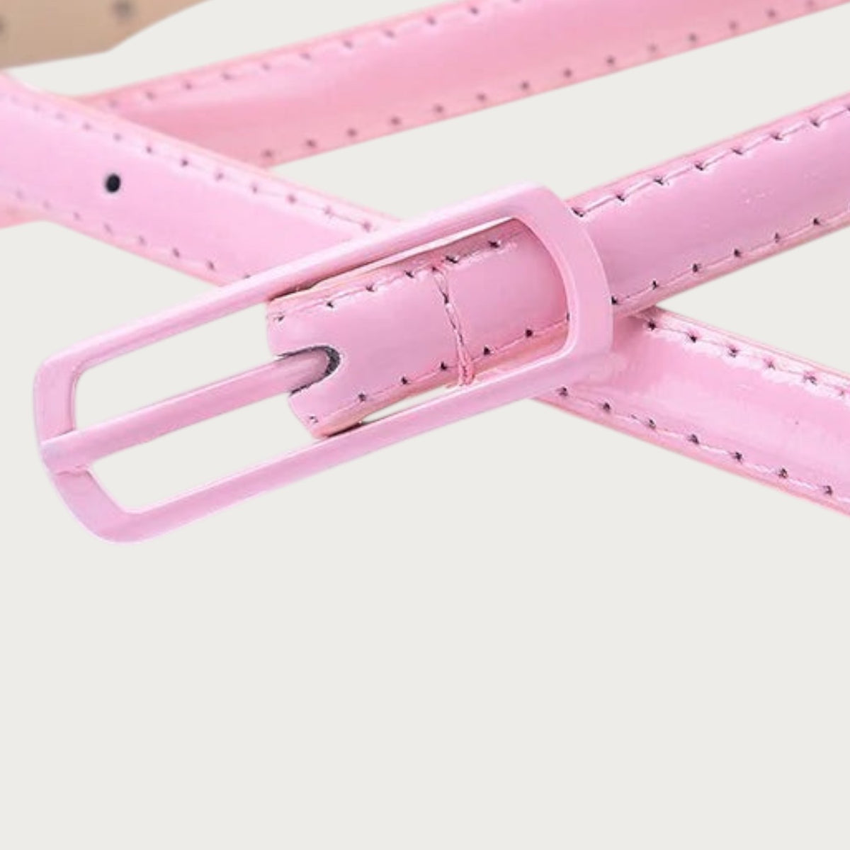 Ceintura ceinture fine pour fille en similicuir rose bonbon avec boucle assortie et coutures soignées Image
