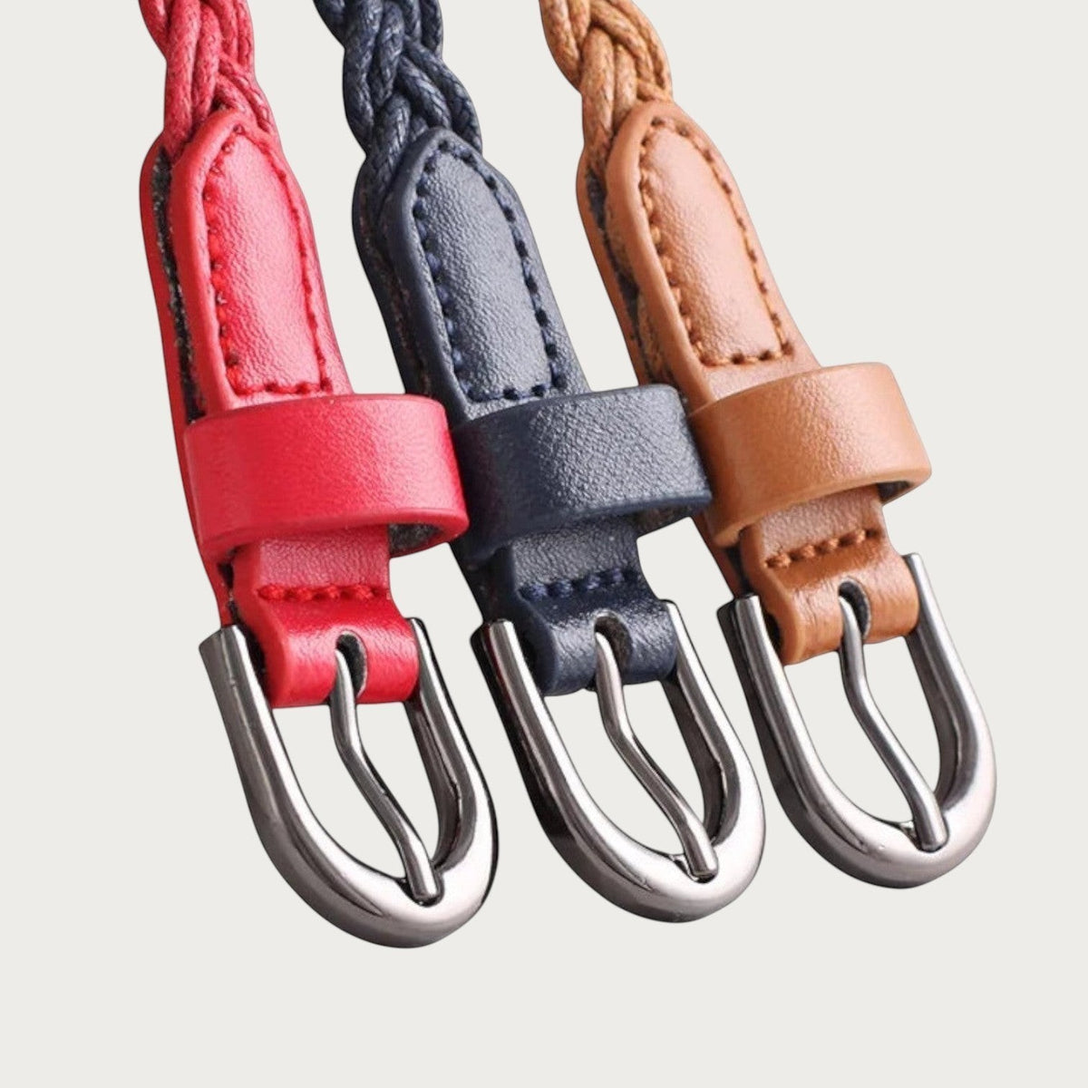 Ceinture fine tressée Ceintura Luce en rouge, bleu marine et camel avec boucle argentée arrondie