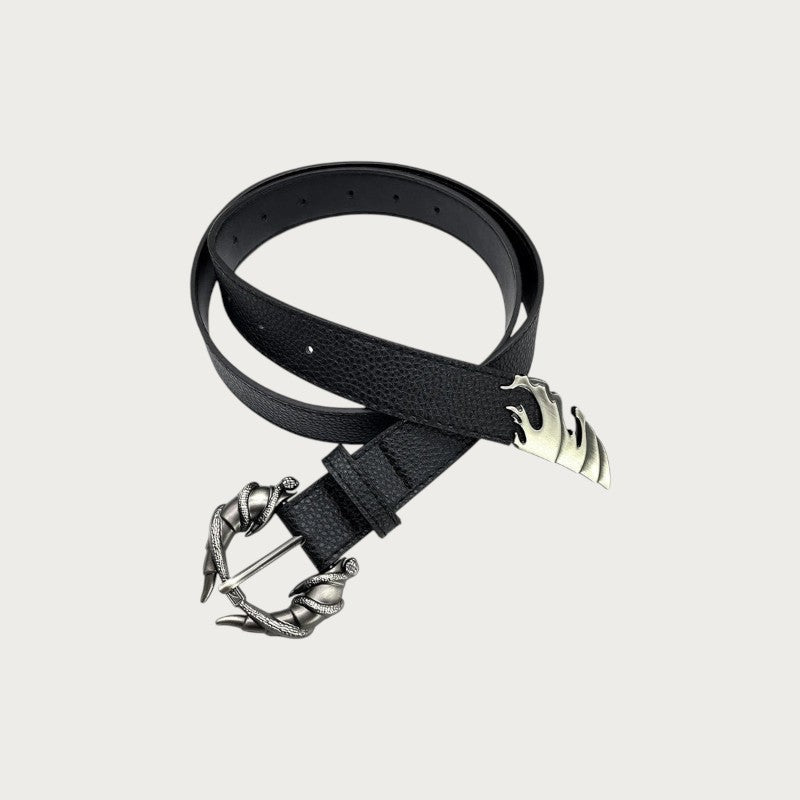 Ceinture gothique Ceintura noire en similicuir avec boucle en métal argenté en forme de serres et embout flamme.