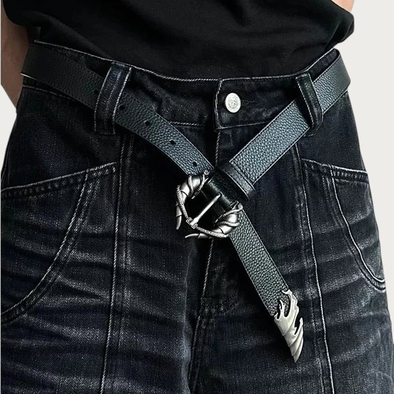 Ceinture gothique Ceintura en similicuir noir avec boucle en métal argenté en forme de serres et embout flamme