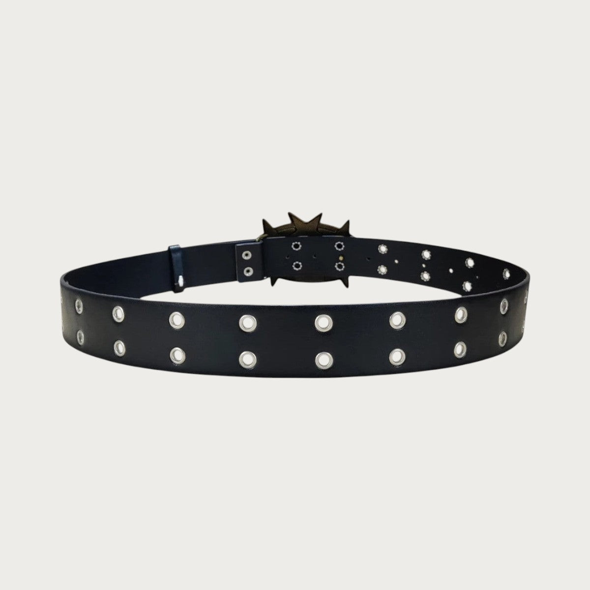 Ceinture Ceintura Lodi noire en similicuir avec double rangée d'œillets argentés et boucle à étoiles style rock Y2K