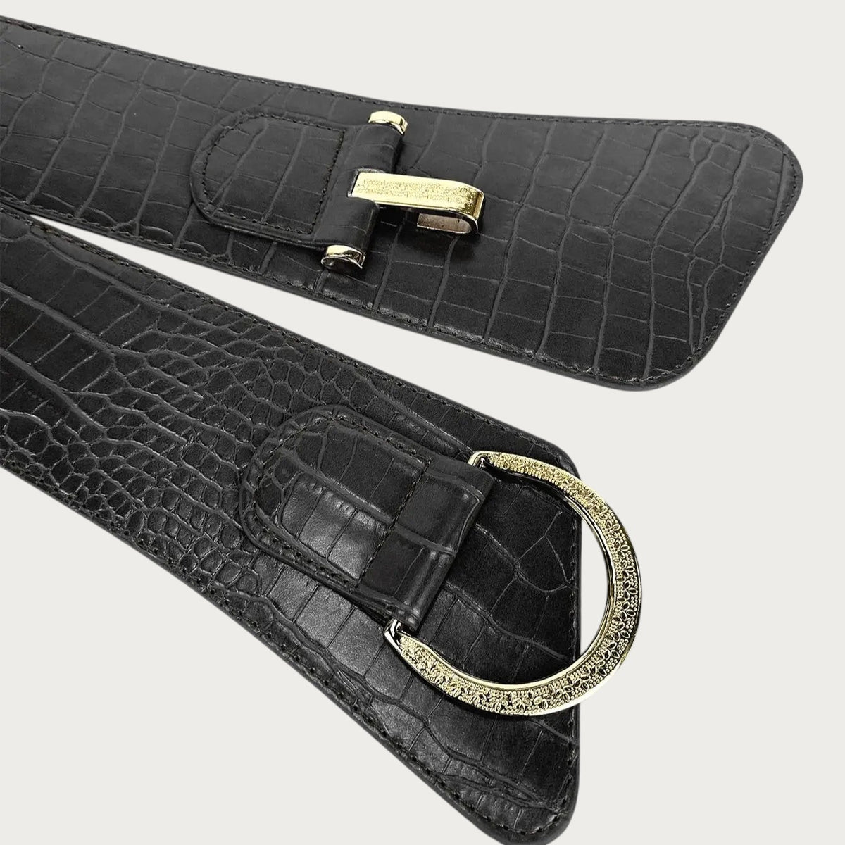 Ceinture large noire Ceintura en similicuir effet crocodile avec boucle dorée élégante pour femme