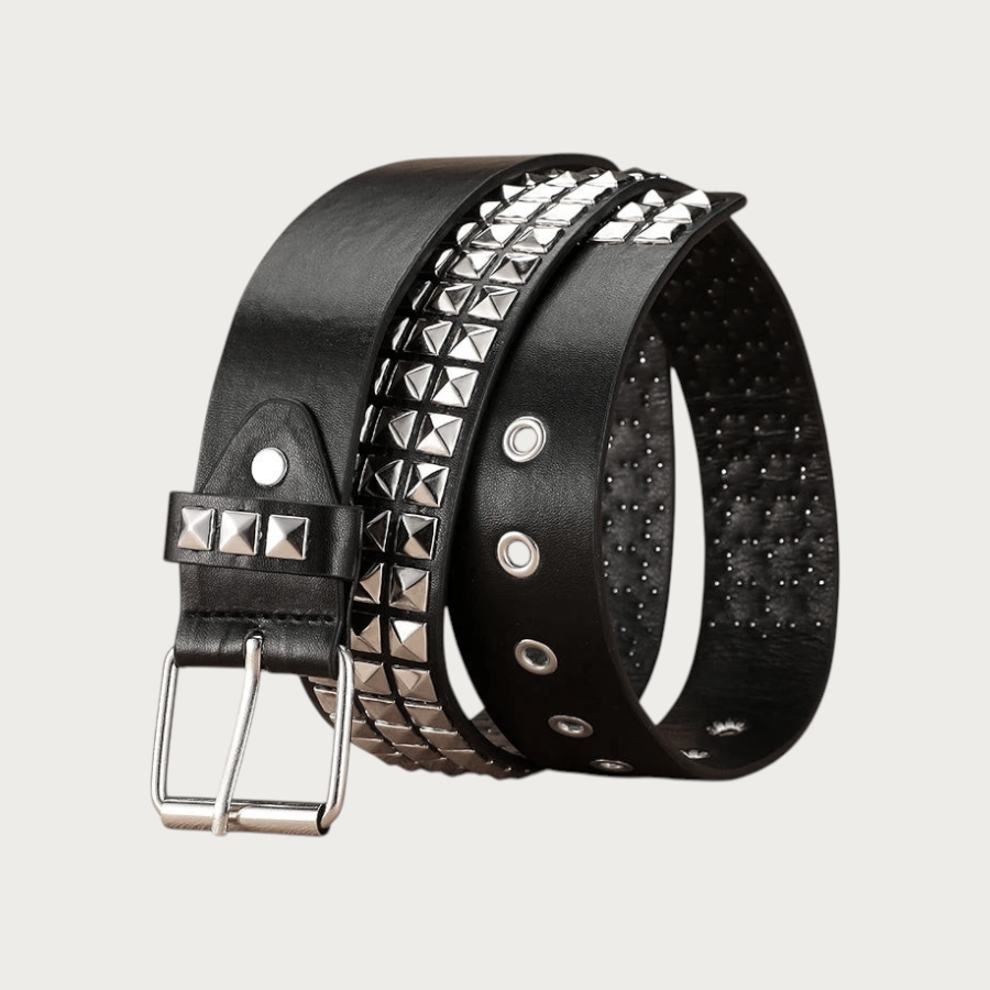 Ceinture Ceintura noire en similicuir avec trois rangées de clous pyramidaux argentés et boucle assortie