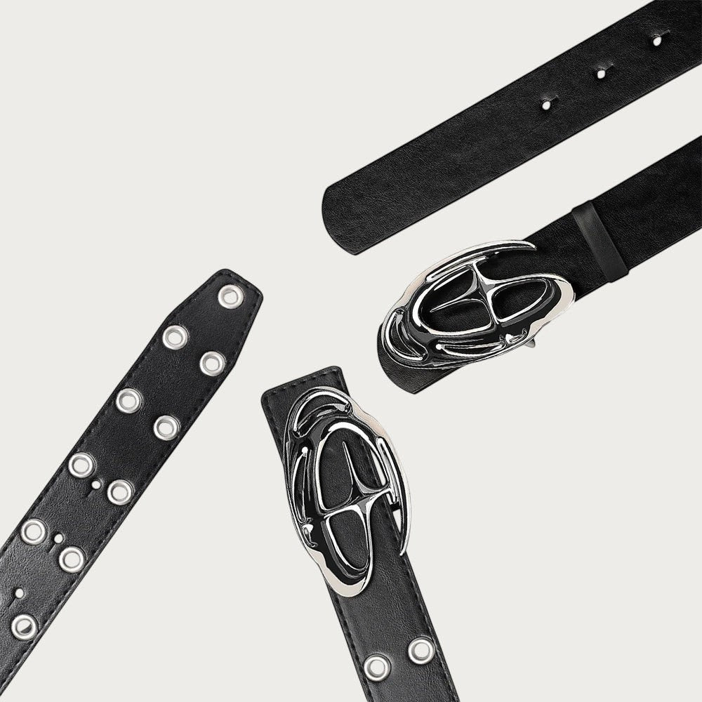Trois ceintures Ceintura Aria en similicuir noir en diagonale, sangle à œillets et boucles étoile argentées