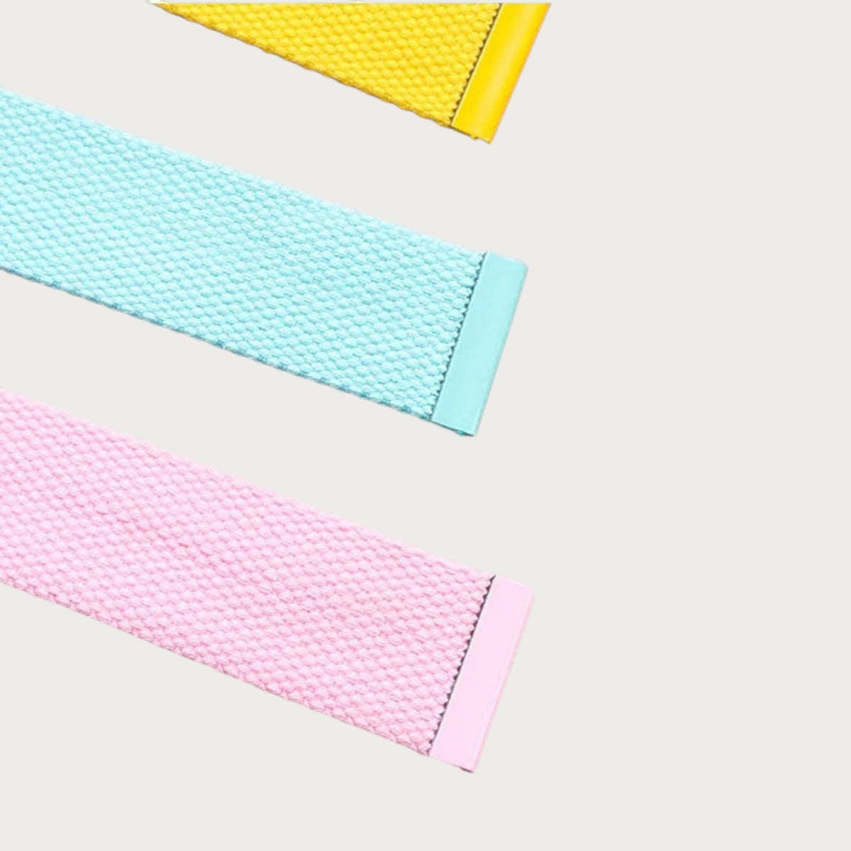 Ceintura ceinture tactique en toile pour enfants, disponible en jaune, bleu ciel et rose avec boucle sans métal.