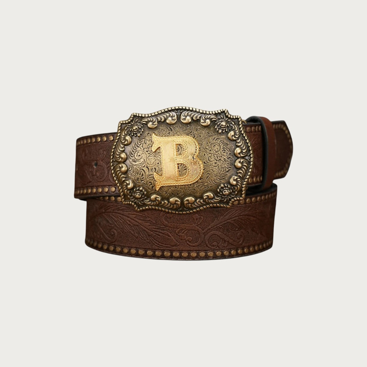 Ceinture Ceintura style western en similicuir marron avec boucle rectangulaire gravée et initiale dorée en relief