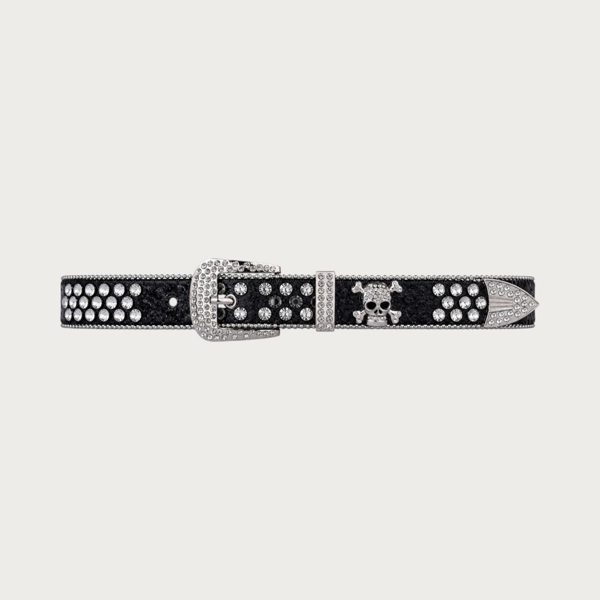 Ceinture Ceintura noire à strass déployée à plat, boucle western argentée, motif tête de mort et embout assorti
